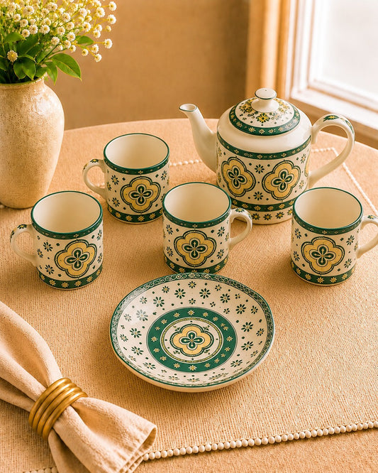 Exquisite hand  motifs on a - Tea Set with two elegant serving plates